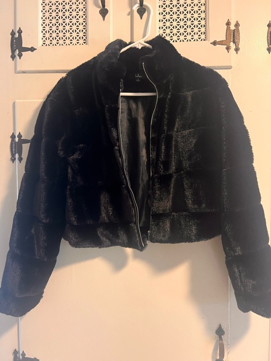 Lulus Jackets & Blazers - Cropped faux fur cropped jacket